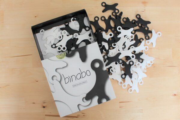 Binabo ist wie Lego – nur anders. Testen Sie die Kreativität in 60 schwarzen und weißen Teilen.