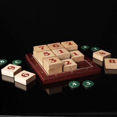 NOVEM, ein großartiges Spiel für Pokerfans verlässt den Shop - 9 Felder und 18 Chancen zu gewinnen...