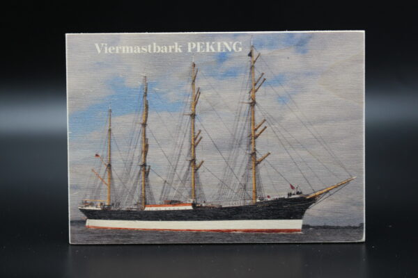 Holzkarte "Viermastbark PEKING" - Umzug in Hamburg