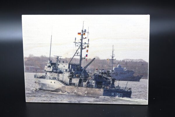 Holzkarte "Minenjagdboot M 1063 BAD BEVENSEN"