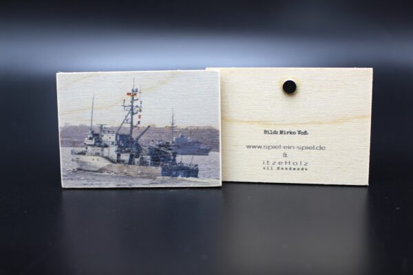 Holzmagnet "Minenjagdboot M 1063 BAD BEVENSEN" – Bild 2