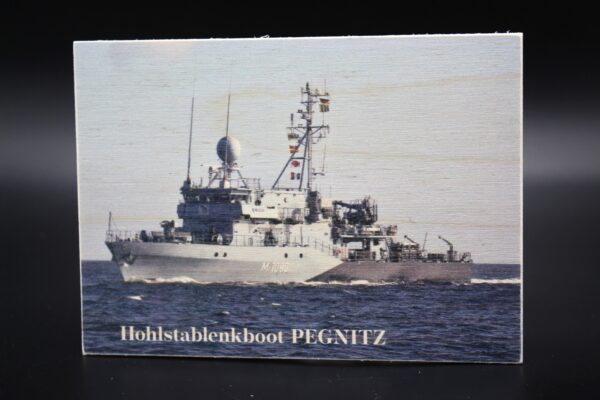 Holzkarte "Holzstablenkboot M 1090 Pegnitz"