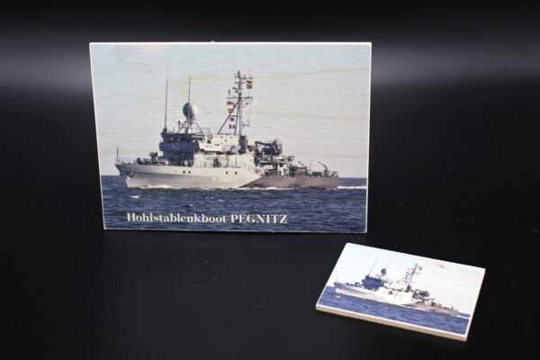 Holzkarte "Holzstablenkboot M 1090 Pegnitz" – Bild 4