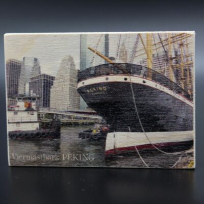 Holzmagnet "Viermastbark PEKING" - in New York mit Schönheitsfehler