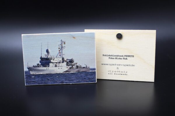 Holzmagnet "Holzstablenkboot M 1090 Pegnitz" – Bild 2