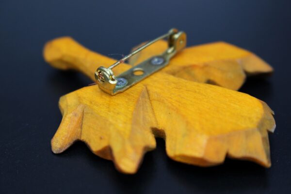 Brosche "Blatt" aus Holz – Bild 3